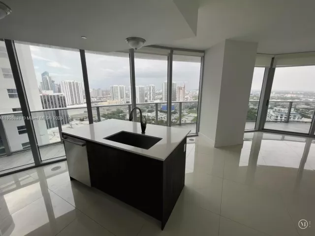 Apartment for sale  Unit #3100 - photo 6743833