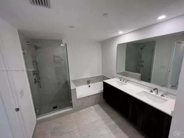 Apartment for sale  Unit #3100 - photo 6743819