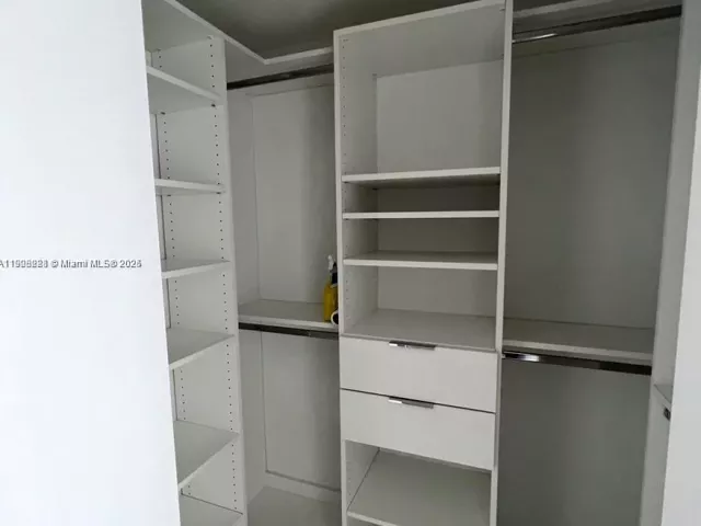 Apartment for sale  Unit #3100 - photo 6743821