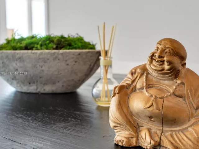 2-bedroom condo for rent in Miami Beach - 450 Alton Rd 2110 - MondialRealty