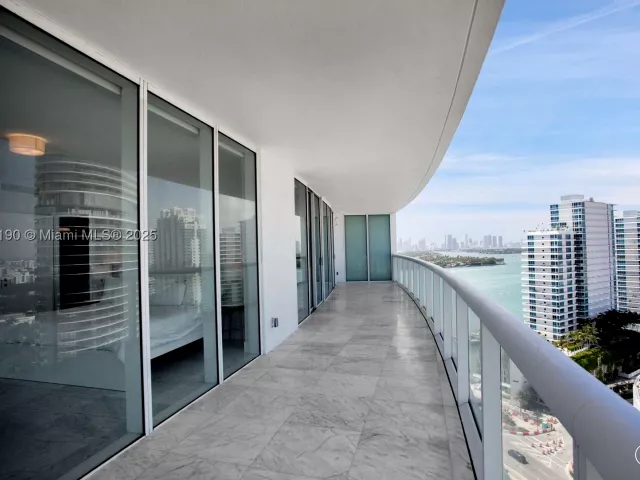 2-bedroom condo for rent in Miami Beach - 450 Alton Rd 2110 - MondialRealty