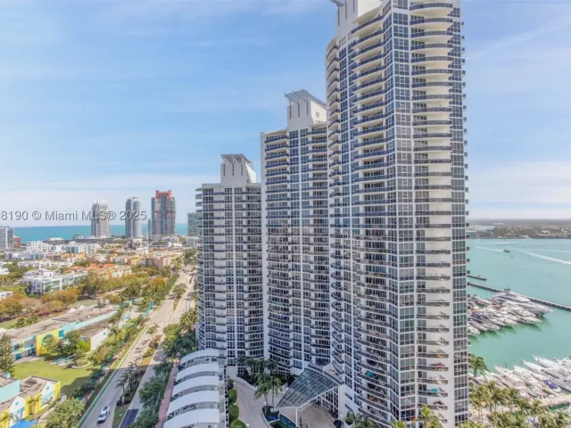 2-bedroom condo for rent in Miami Beach - 450 Alton Rd 2110 - MondialRealty
