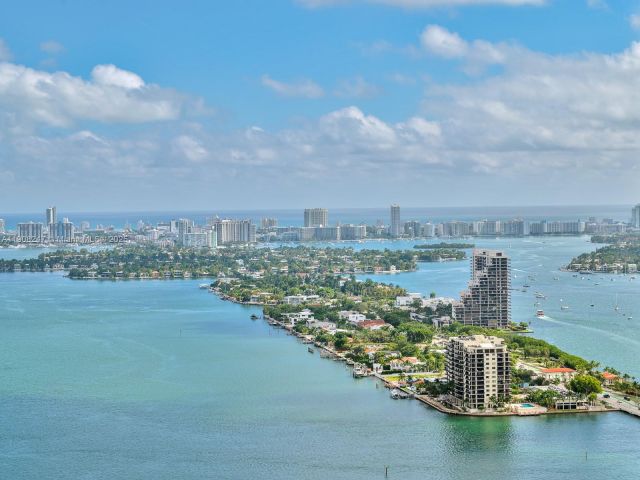 1-bedroom condo for sale in Miami - 1750 N Bayshore Dr 4503 - MondialRealty
