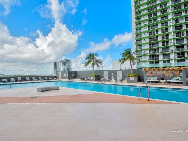 1-bedroom condo for sale in Miami - 1750 N Bayshore Dr 4503 - MondialRealty