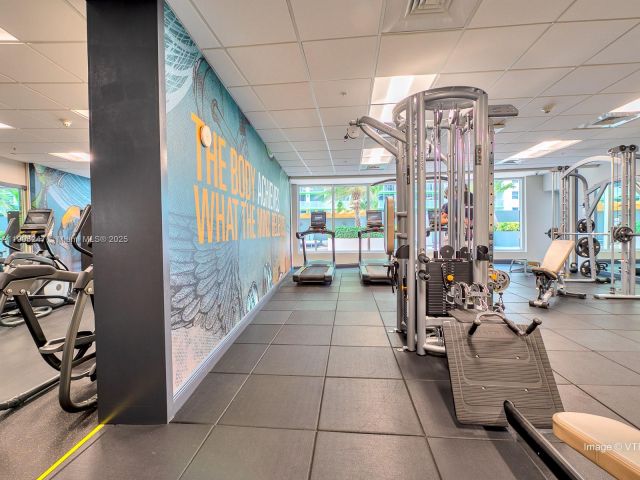 1-bedroom condo for sale in Miami - 1750 N Bayshore Dr 4503 - MondialRealty