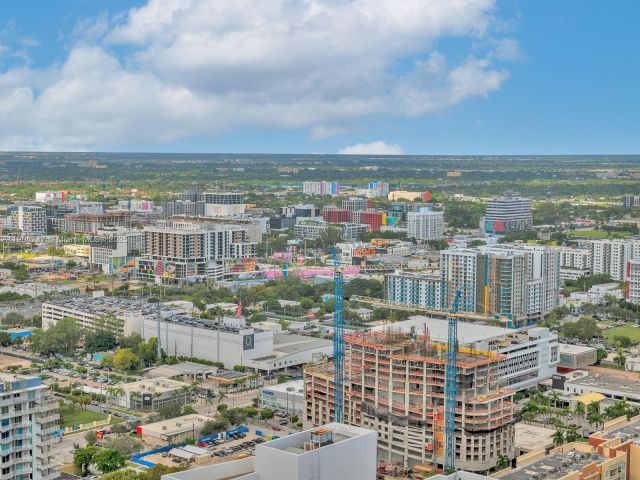 1-bedroom condo for sale in Miami - 1750 N Bayshore Dr 4503 - MondialRealty