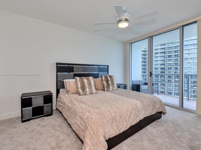 1-bedroom condo for sale in Miami - 1750 N Bayshore Dr 4503 - MondialRealty