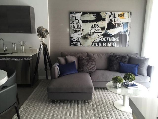 1-bedroom condo for sale in Miami - 151 SE 1st St 903 - MondialRealty