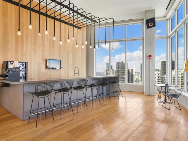 1-bedroom condo for sale in Miami - 151 SE 1st St 903 - MondialRealty