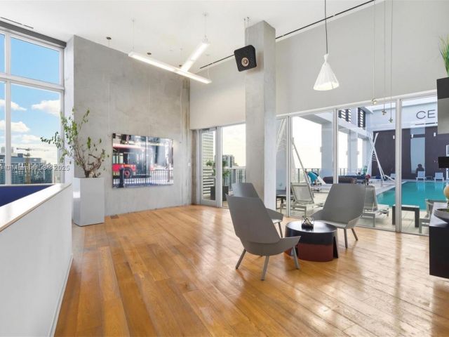 1-bedroom condo for sale in Miami - 151 SE 1st St 903 - MondialRealty