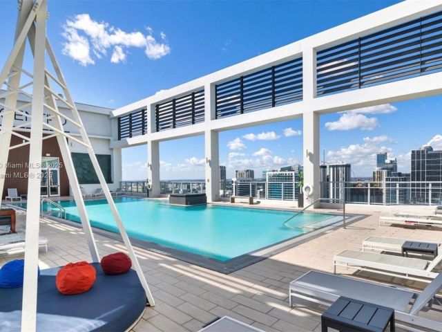 1-bedroom condo for sale in Miami - 151 SE 1st St 903 - MondialRealty