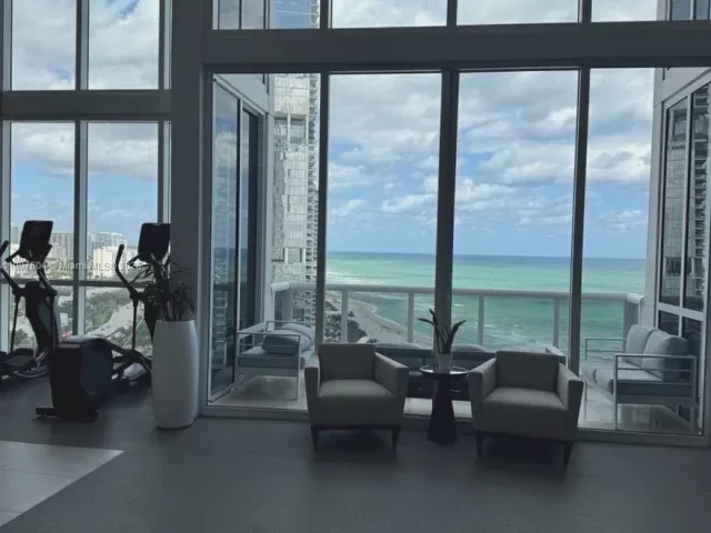 1-bedroom condo for sale in Sunny Isles Beach - 18201 Collins Ave 1408 - MondialRealty