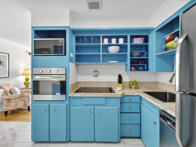 Home for sale at 6916 Garden Avenue - photo 6775115