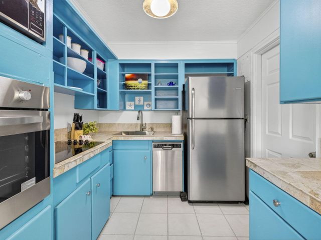 Home for sale at 6916 Garden Avenue - photo 6775118