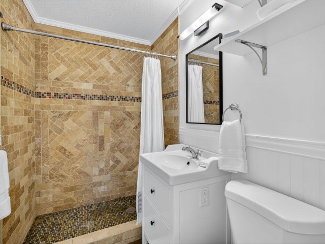 Home for sale at 6916 Garden Avenue - photo 6775121