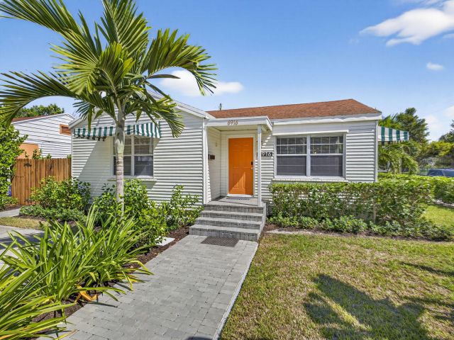 Home for sale at 6916 Garden Avenue - photo 6775128