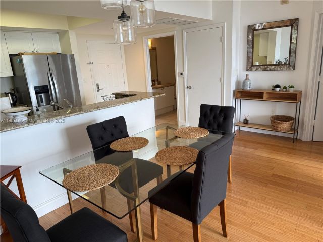 2-bedroom condo for rent in Aventura - 19501 W Country Club Dr 1405 - MondialRealty