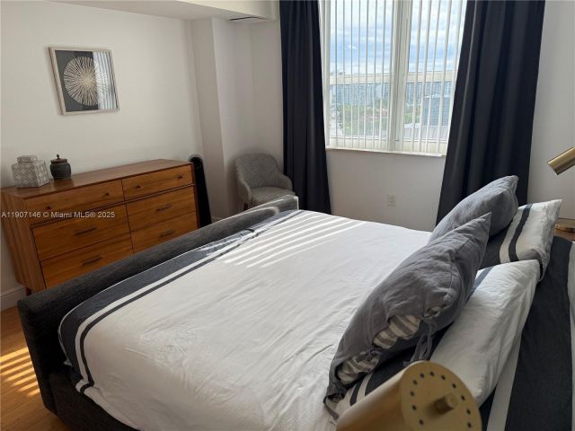 2-bedroom condo for rent in Aventura - 19501 W Country Club Dr 1405 - MondialRealty