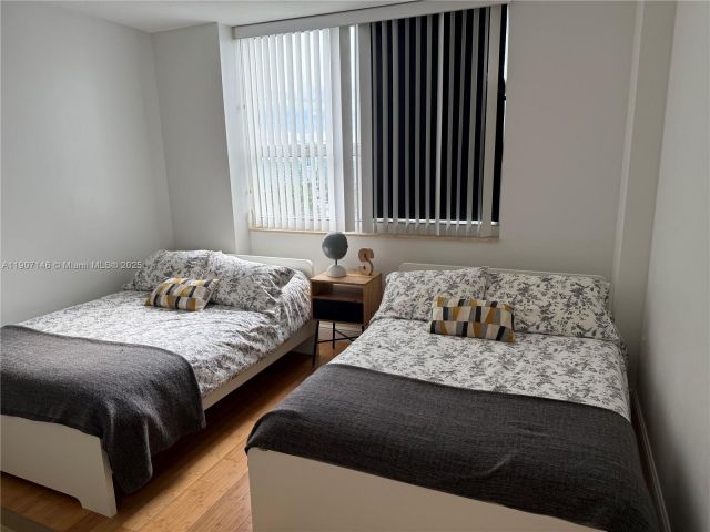 2-bedroom condo for rent in Aventura - 19501 W Country Club Dr 1405 - MondialRealty