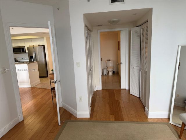 2-bedroom condo for rent in Aventura - 19501 W Country Club Dr 1405 - MondialRealty