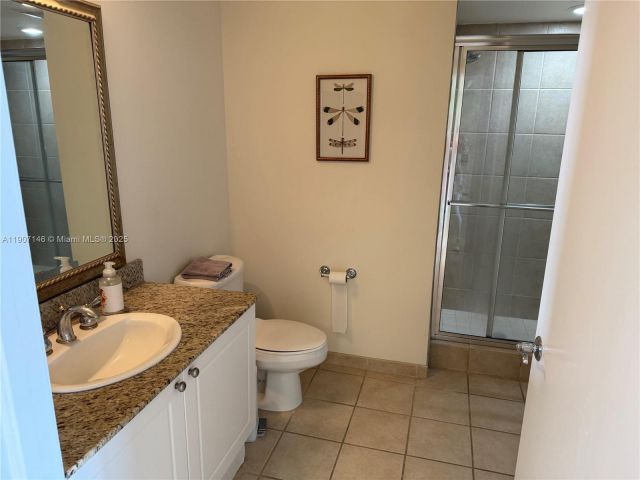 2-bedroom condo for rent in Aventura - 19501 W Country Club Dr 1405 - MondialRealty