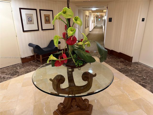 2-bedroom condo for rent in Aventura - 19501 W Country Club Dr 1405 - MondialRealty