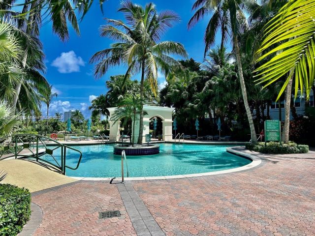 2-bedroom condo for rent in Aventura - 19501 W Country Club Dr 1405 - MondialRealty