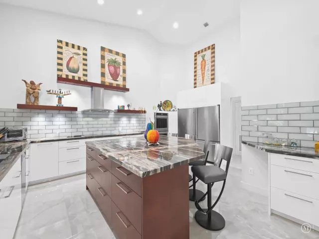 5-bedroom home for sale in Boca Raton - 17888 Fieldbrook Circle W - MondialRealty