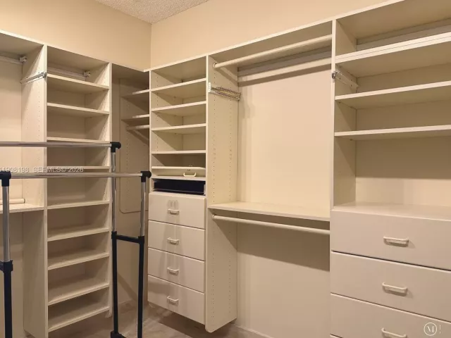 2-bedroom condo for sale in Sunny Isles Beach - 16400 Collins Ave 2342 - MondialRealty