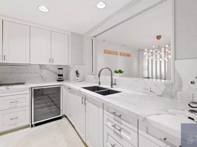 3-bedroom condo for rent in Miami Beach - 5142 Fisher Island Dr 5142 - MondialRealty