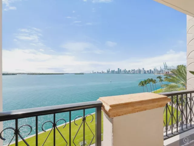 3-bedroom condo for rent in Miami Beach - 5142 Fisher Island Dr 5142 - MondialRealty