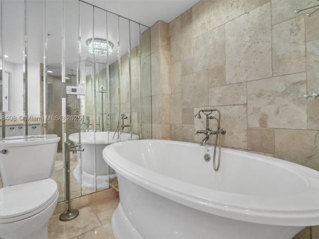 1-bedroom condo for sale in Fort Lauderdale - 333 Las Olas Way 1208 - MondialRealty