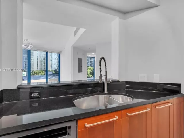 1-bedroom condo for sale in Fort Lauderdale - 333 Las Olas Way 1208 - MondialRealty