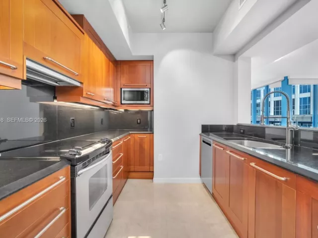 1-bedroom condo for sale in Fort Lauderdale - 333 Las Olas Way 1208 - MondialRealty