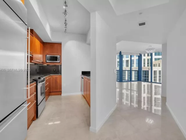 1-bedroom condo for sale in Fort Lauderdale - 333 Las Olas Way 1208 - MondialRealty