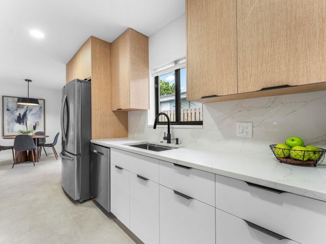 Home for sale at 608 SE 2nd Avenue - photo 6764752