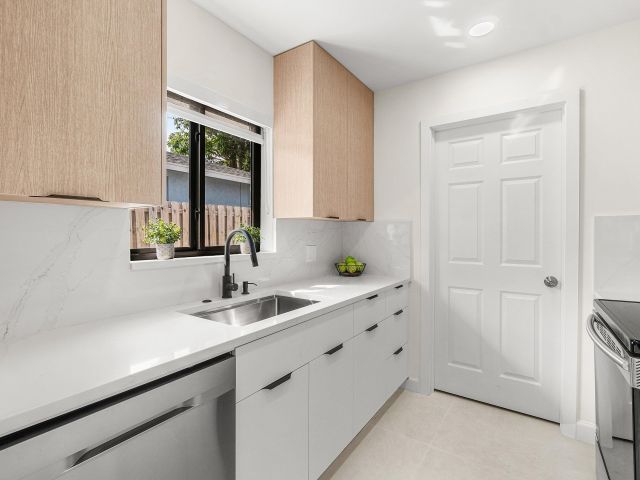 Home for sale at 608 SE 2nd Avenue - photo 6764755