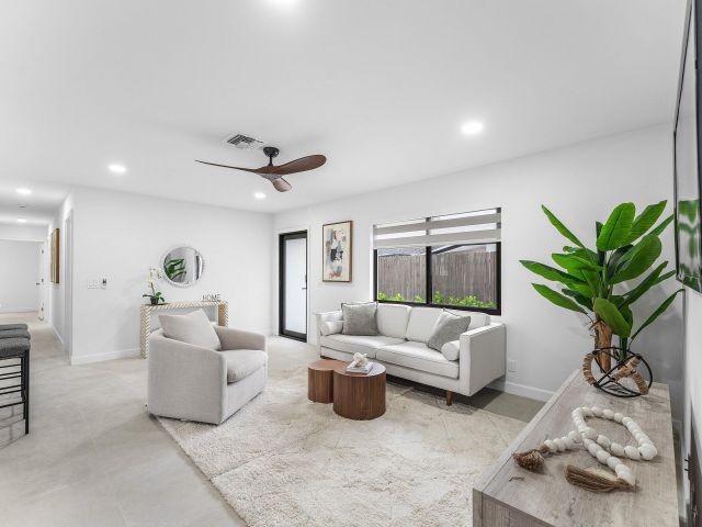 Home for sale at 608 SE 2nd Avenue - photo 6764763