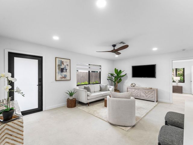 Home for sale at 608 SE 2nd Avenue - photo 6764765