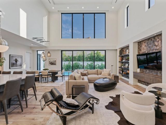 Home for rent at 214 28th Street - photo 6745267