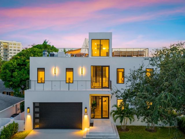 Home for rent at 214 28th Street - photo 6745273