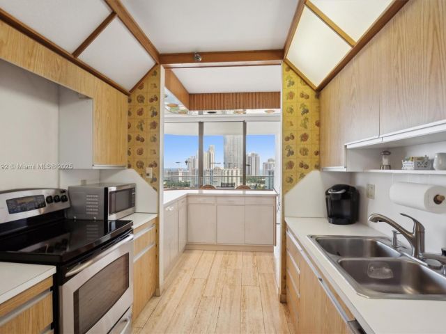 Apartment for sale  Unit #20H - photo 6744802