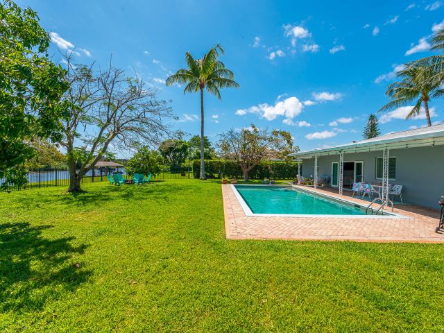 Home for sale at 1124 Carambola Circle - photo 6745287