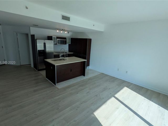 Apartment for sale  Unit #4007 - photo 7444790