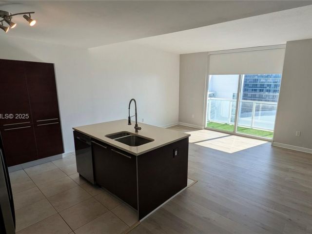 Apartment for sale  Unit #4007 - photo 7444791