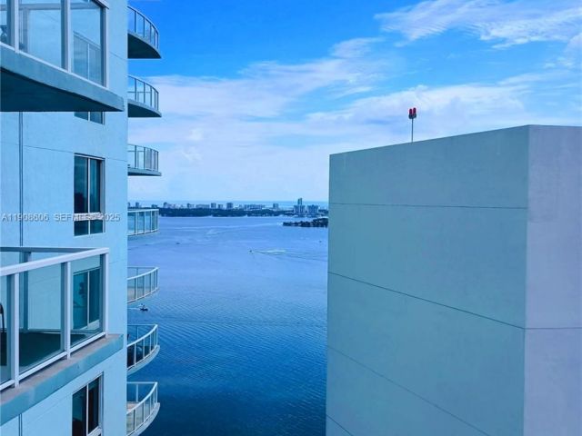 Apartment for sale  Unit #4007 - photo 7444792