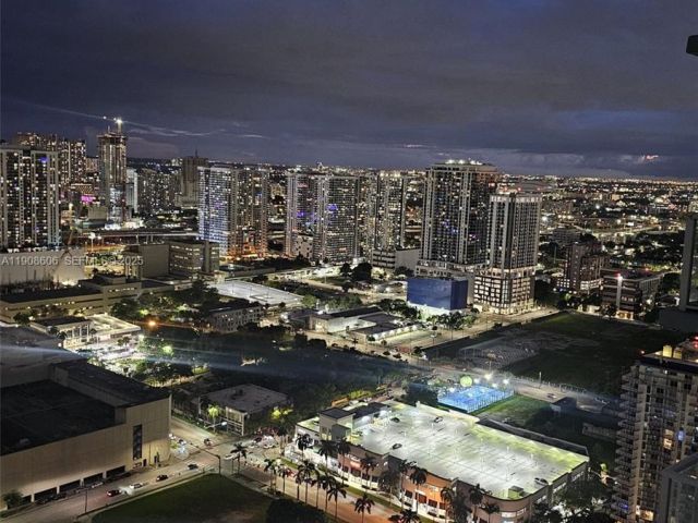 Apartment for sale  Unit #4007 - photo 7444802