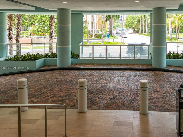 Apartment for sale  Unit #4007 - photo 7444805