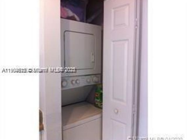 1-bedroom condo for rent in Sunny Isles Beach - 17125 N Bay Rd 3601 - MondialRealty