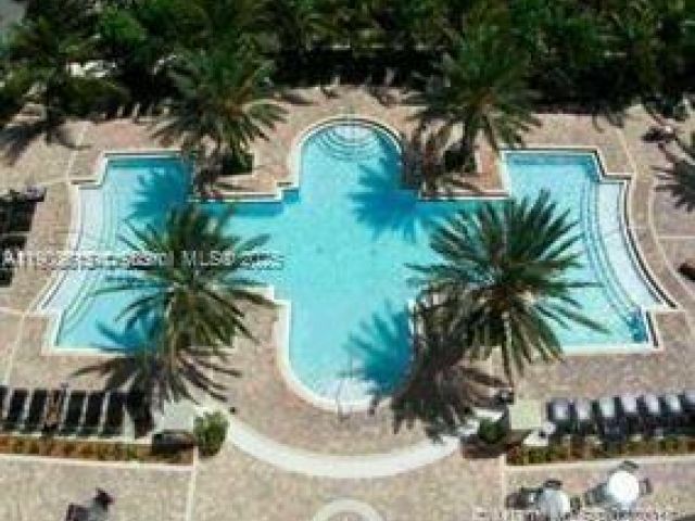1-bedroom condo for rent in Sunny Isles Beach - 17125 N Bay Rd 3601 - MondialRealty